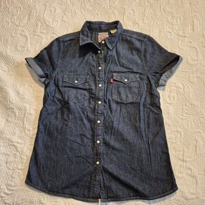 Levi Strauss women's Small denim short sleeve chambray shirt snap close EUC